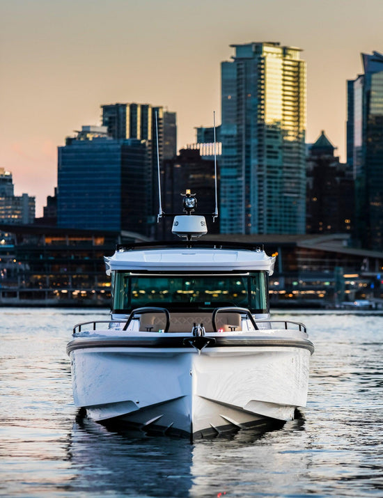 axopar 37 xc cross cabin exterior