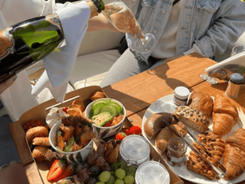 brunch on boat charter