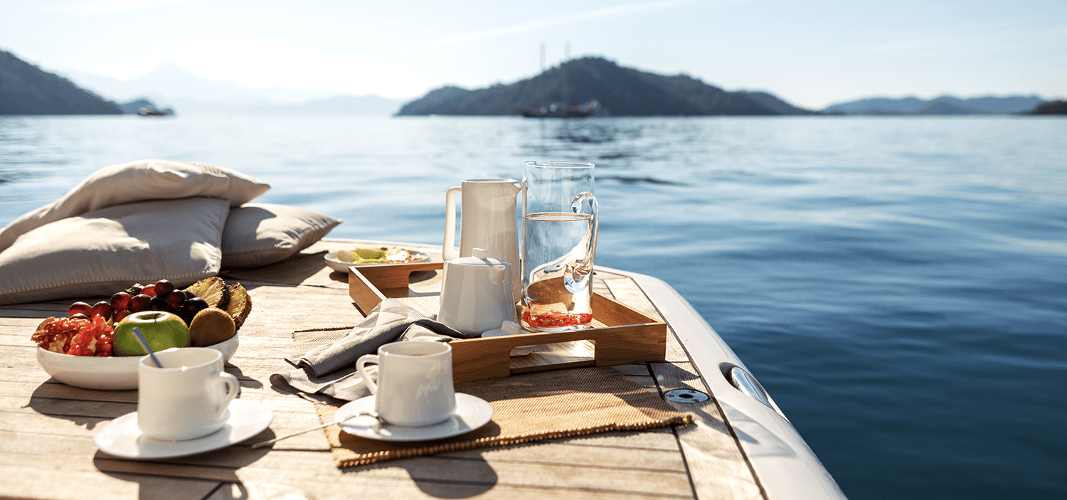 brunch cruise on boat charter