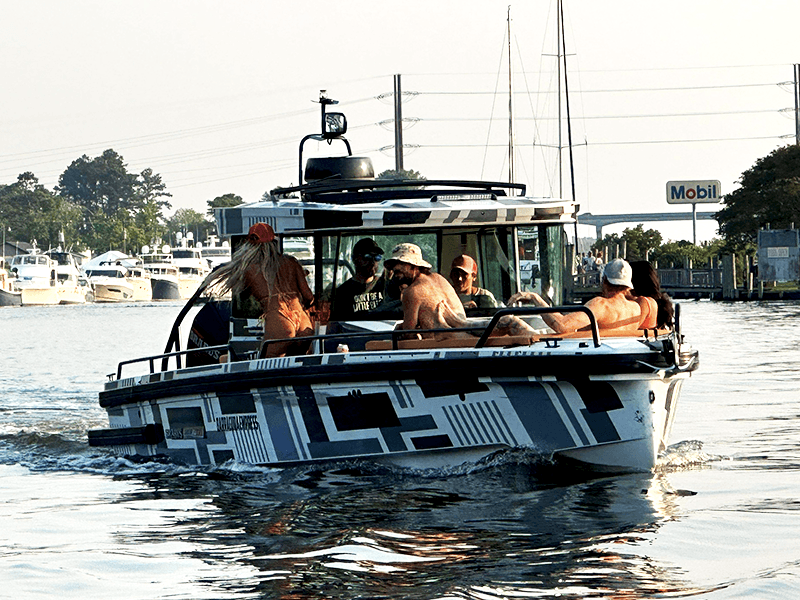 brabus shadow 500 boat charter party group