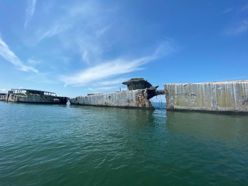 ship wreckage in Florida boat tour