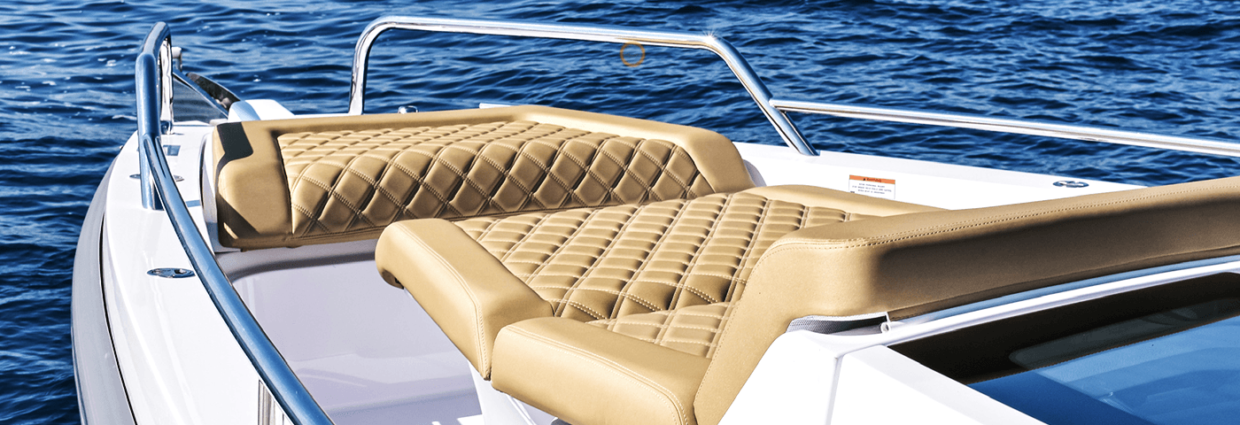 Axopar 37 Spyder lounging area exterior