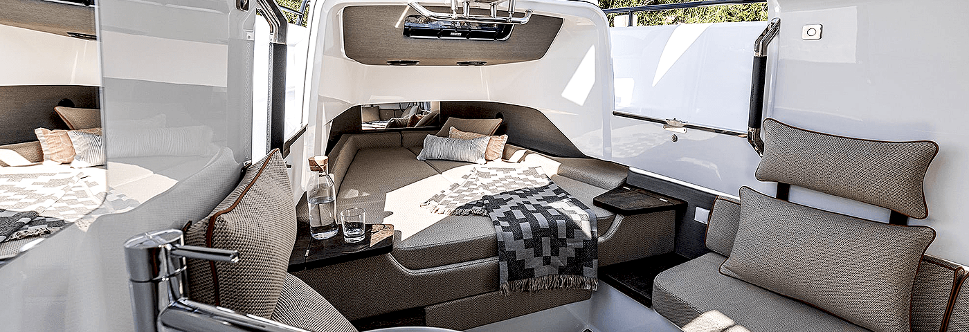 Axopar 37 XC BRABUS Trim aft cabin interior