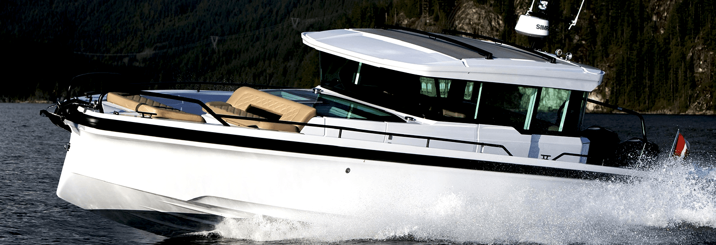 axopar 37 xc cross cabin exterior