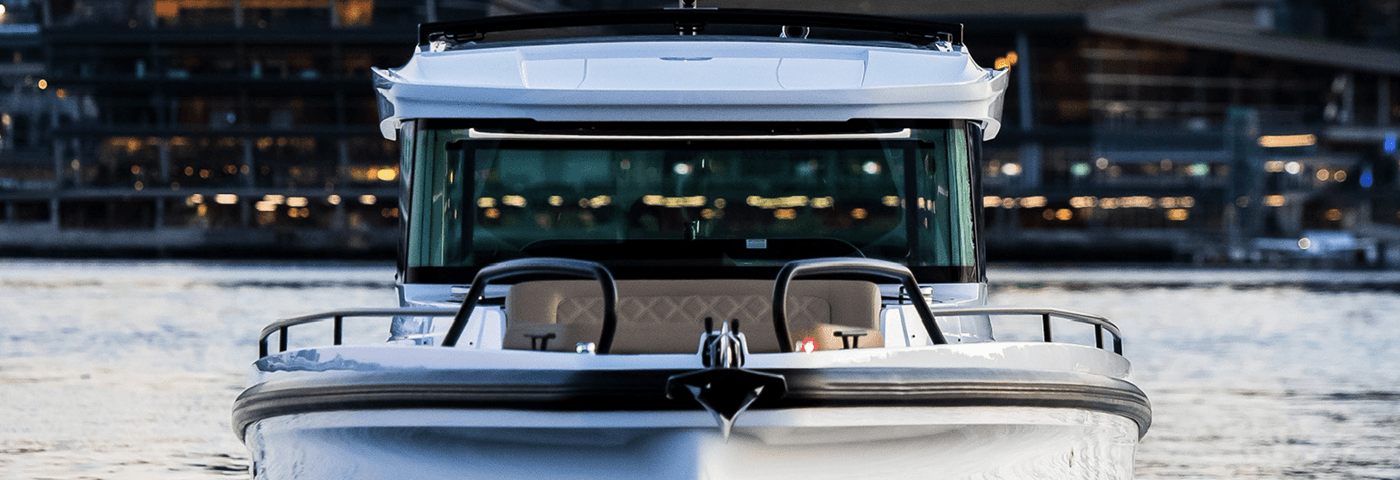 axopar 37 xc cross cabin exterior