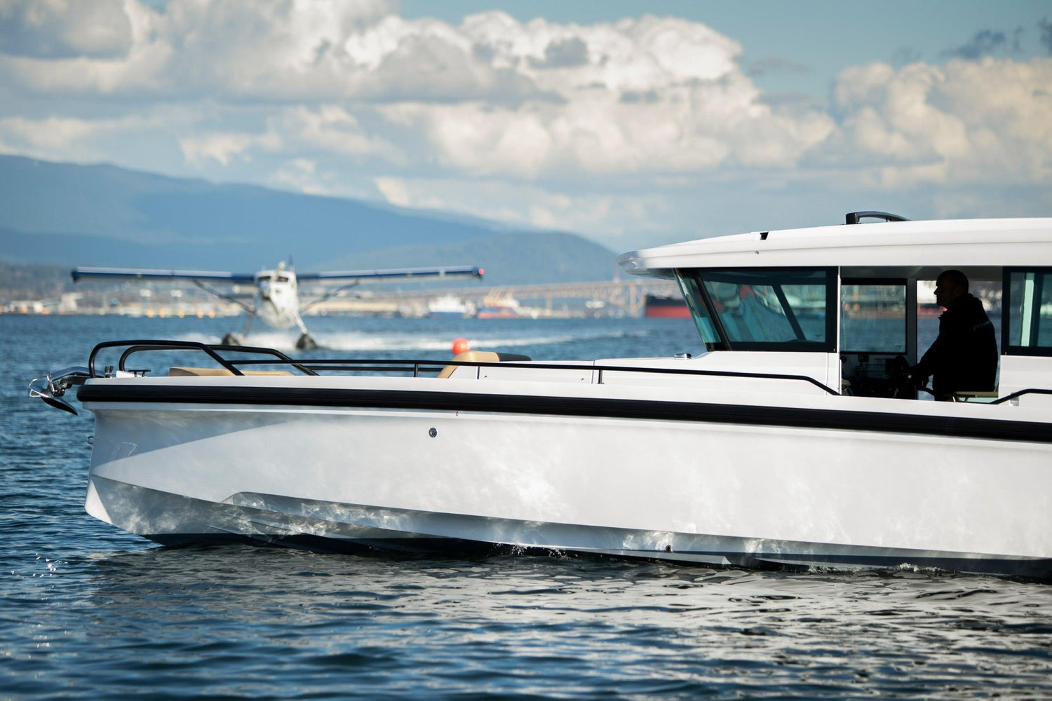 AXOPAR 37 XC CROSS CABIN