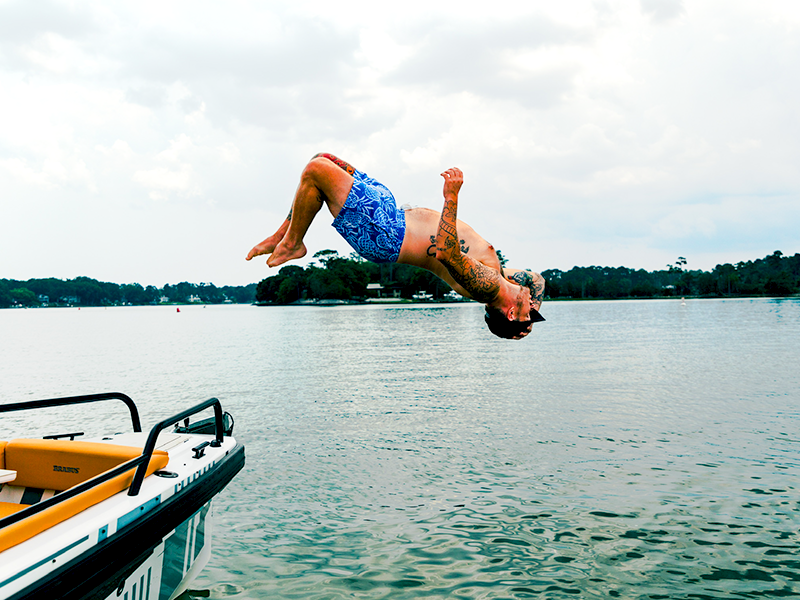 Guy_Jumping_Off_Boat